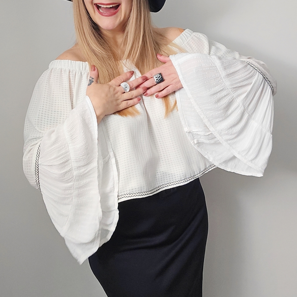 Refashioned Off-shoulder Boho Bell Sleeved Top (L/XL)